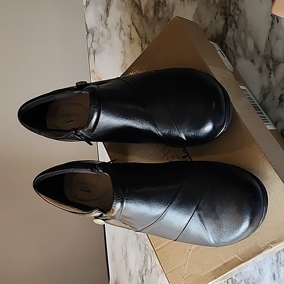 NWT Clarks Black Leather Slip on Side Zip Loafer Shoe Size 11 Wide - Picture 12 of 15